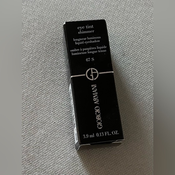 Nib Giorgio Armani
Eye Tint Long-Lasting Liquid Eyeshadow 67S - Picture 2 of 8